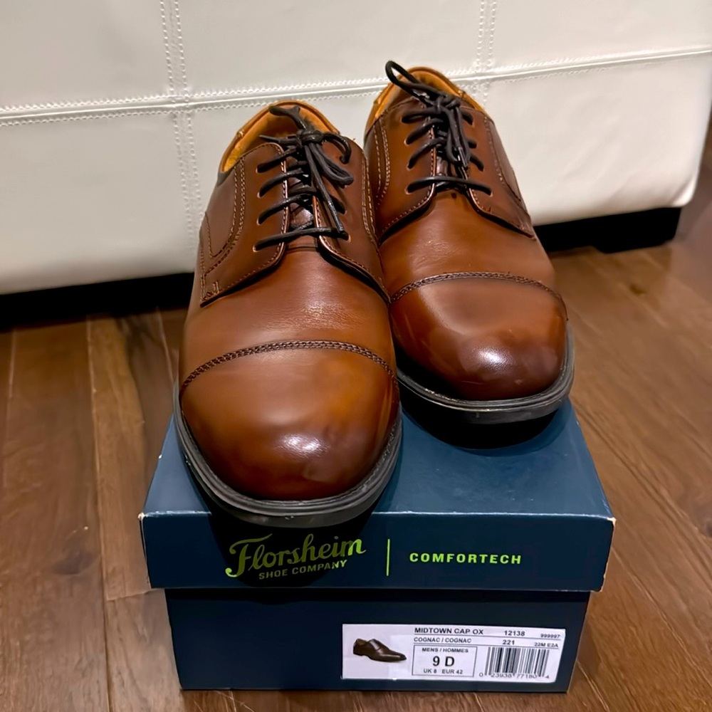 Men’s Florsheim Shoe Company Midtown Cap Toe Oxford Dress shoes, Size 9